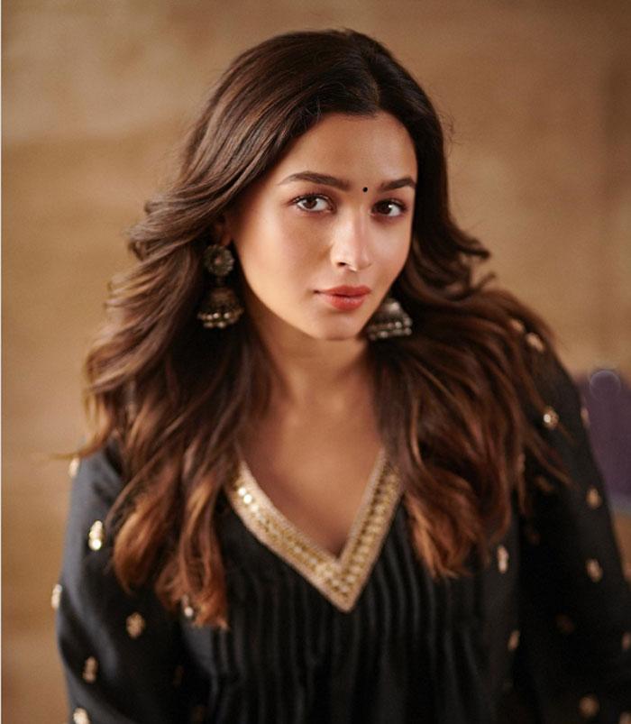 Alia Bhatt criticizes media and social media for sharing videos
