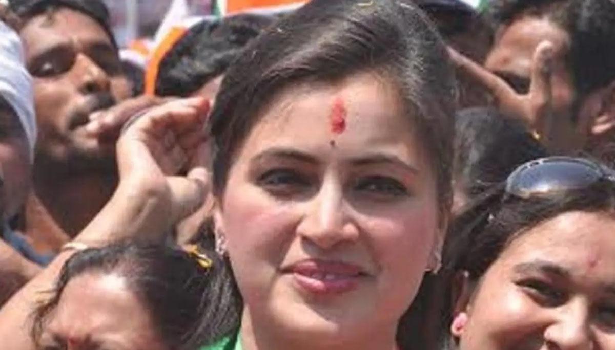 Amravati MP Navneet Kaur Controversy 