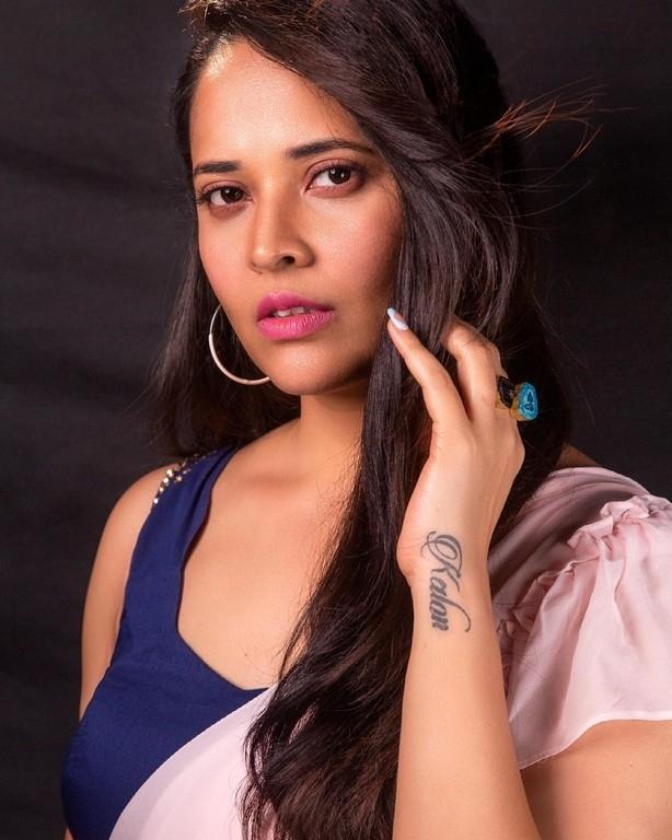Anasuya Bharadwaj joins the sets of Pushpa Pan India film