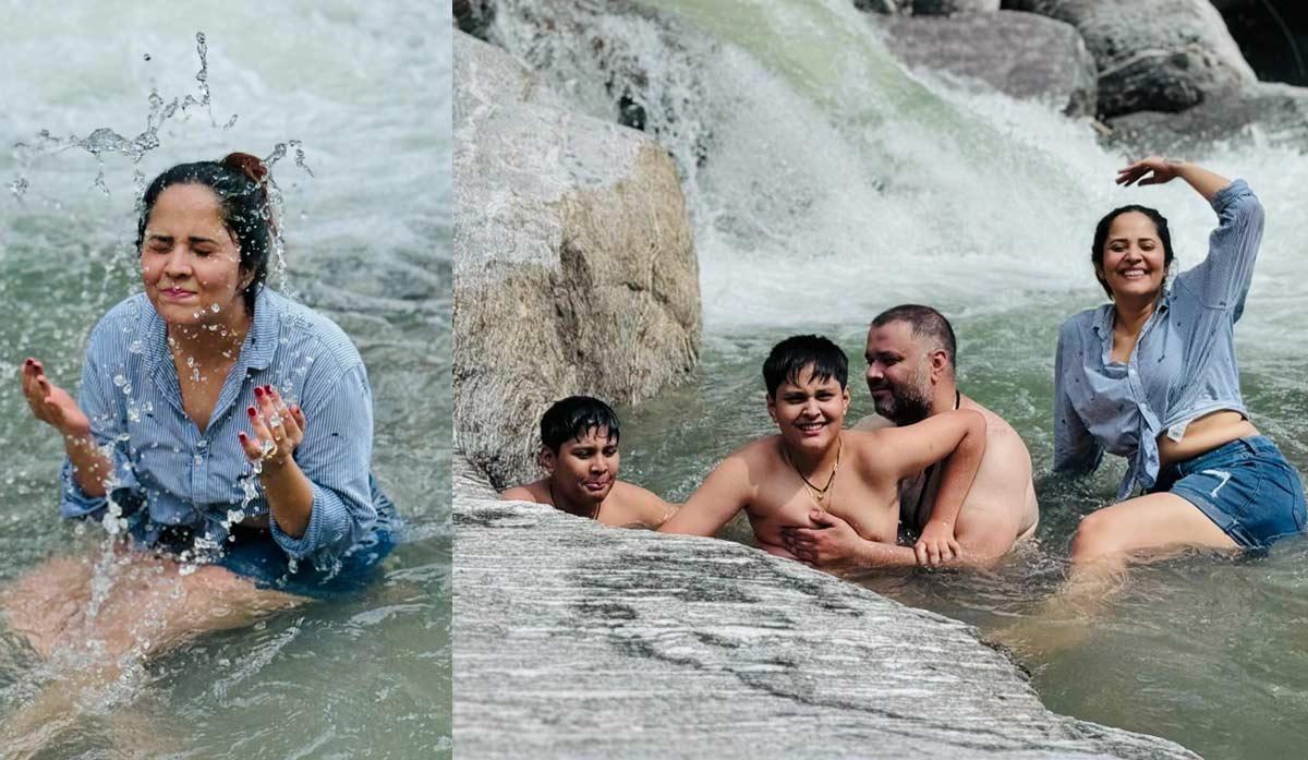 Anasuya is having fun with her family