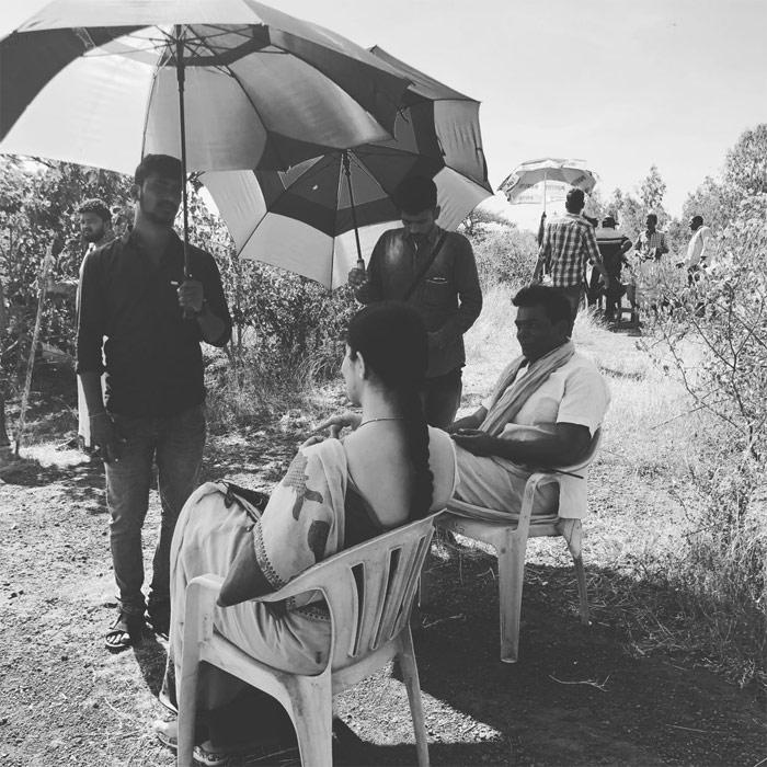 Anasuya posted Her look in Yatra