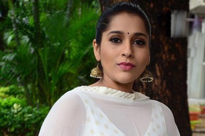 Anchor Reshmi Opens About Love Affair With Sudigali Sudheer