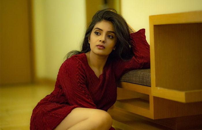 Anchor Srimukhi Fans, Followers Hulchal in Social media