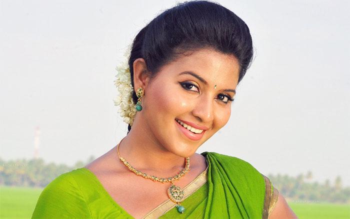 Anjali Waiting For Big Movies