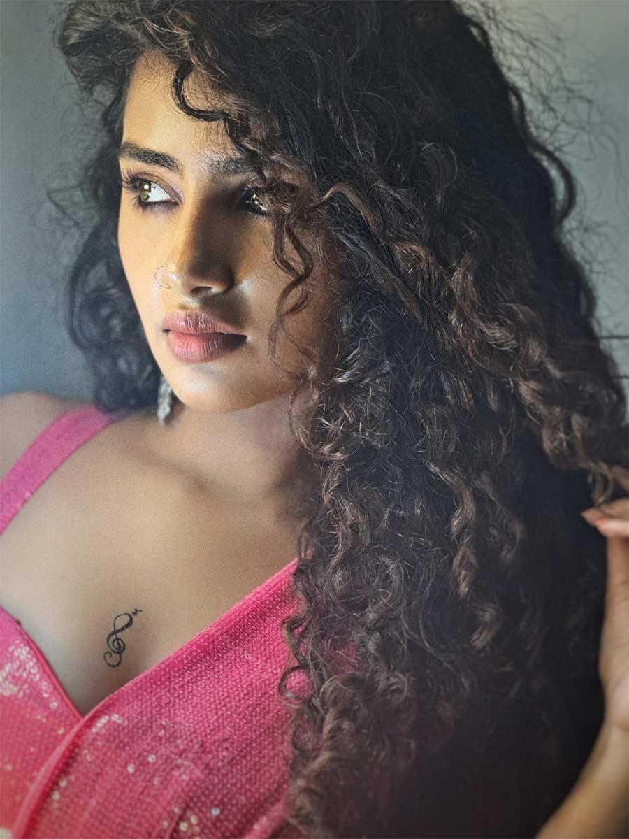 Anupama Parameswaran pulverises in a saree