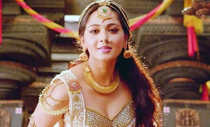 Anushka Duel Role in Bhagmati Movie
