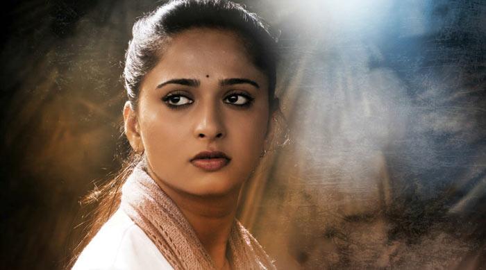 Anushka Missed Two Big Offiers