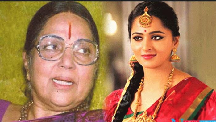 Anushka turns Bhanumathi for Mahanati