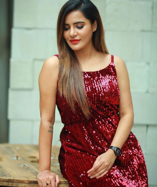 Ashu Reddy is causing trouble by calling it a drug case