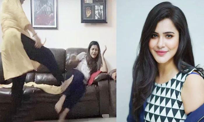 Ashu Reddy Pregnant Prank Video