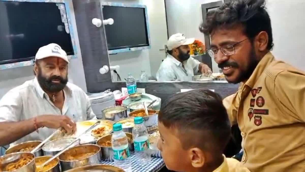 Balakrishna Had Lunch With His Fan