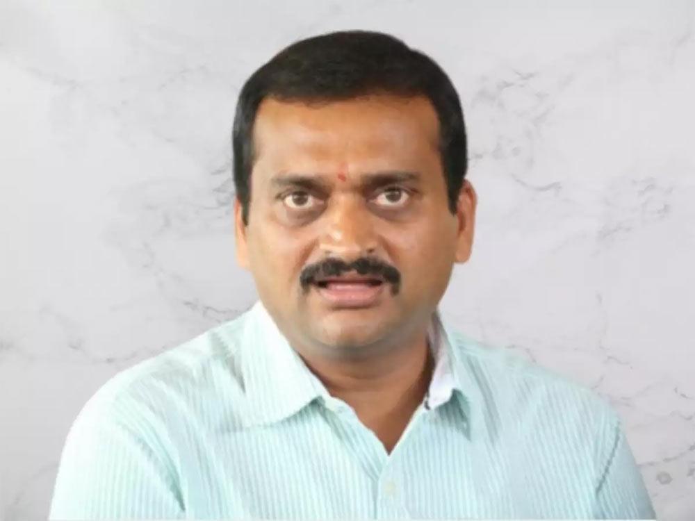 Bandla Ganesh decided to do gabbar singh with ravi teja at first
