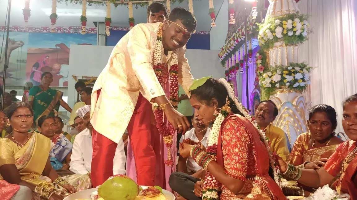 Barrelakka aka Sirisha ties knot in Nagarkurnool
