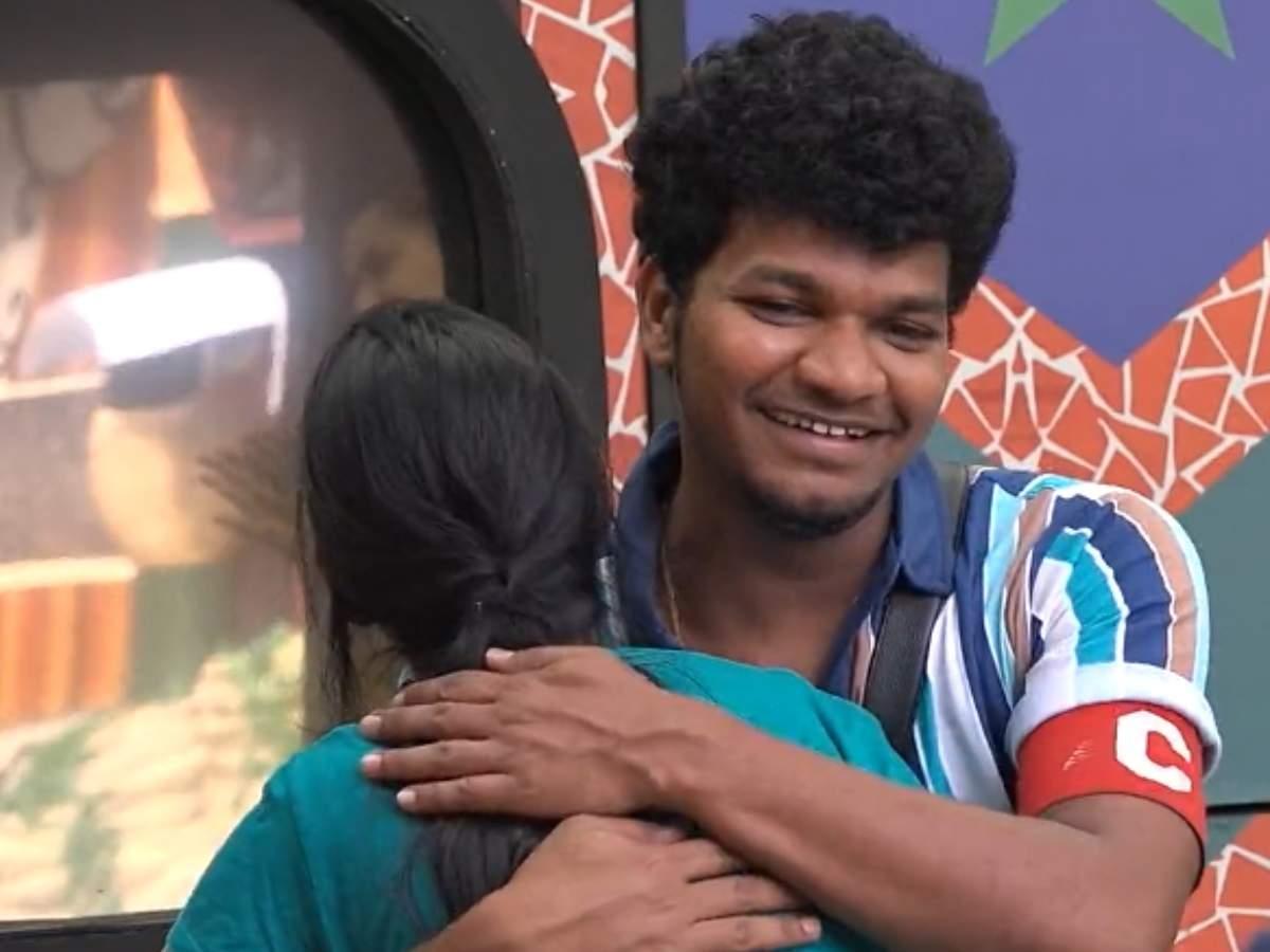 Bigg Boss 4: Avinash cheating.. Ariana crying..!