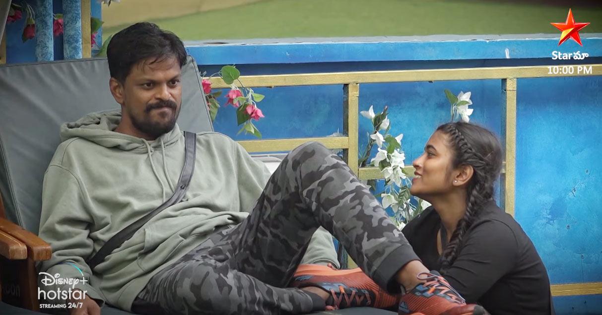 Bigg Boss 6: Geetu at Adi Reddy feet
