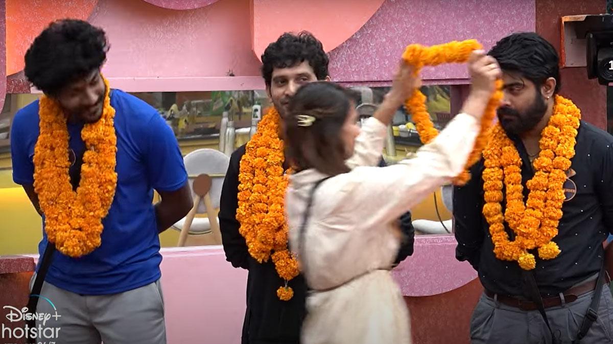 Bigg Boss 6: Inaya cheats Surya