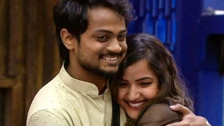 Bigg Boss Siri Fires on anchor