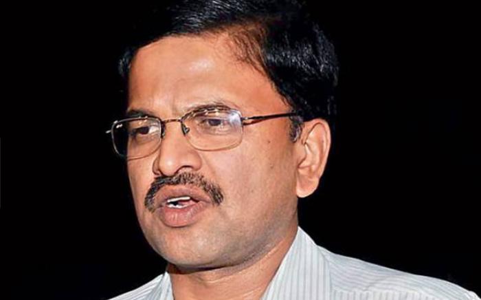 CBI Ex JD Lakshmi Narayana meet with farmers in Kurnool