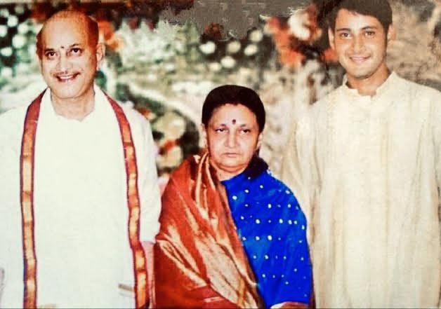 Celebrities mourn the death of Mahesh mother