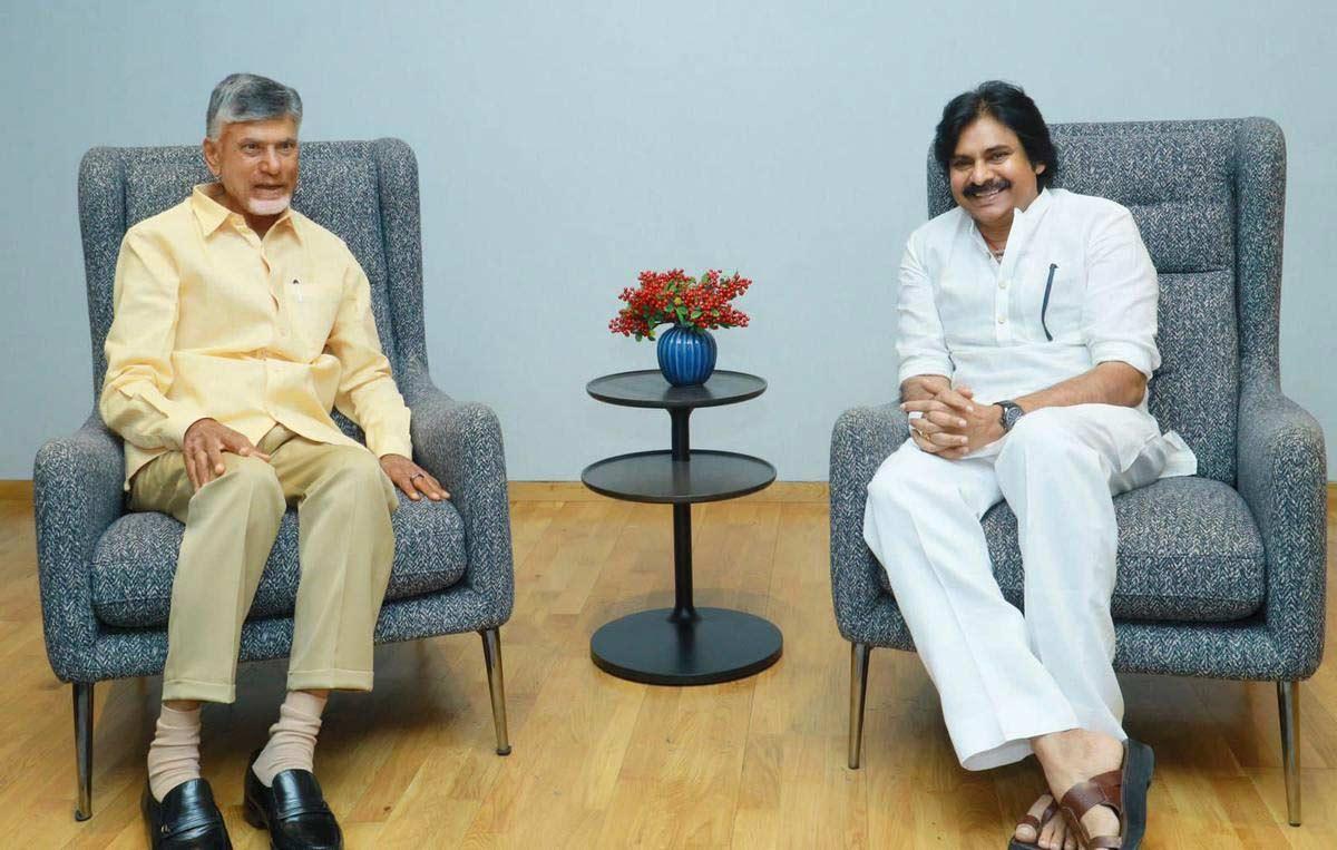 Chandrababu, Pawan discussion on cabinet!!