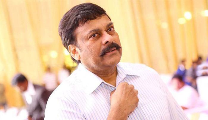 Chiranjeevi Behaviour is Hot Topic on Dasari's death
