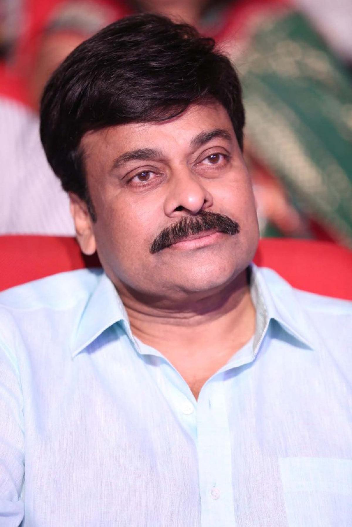Chiranjeevi donates Rs 1 lakh to a fan