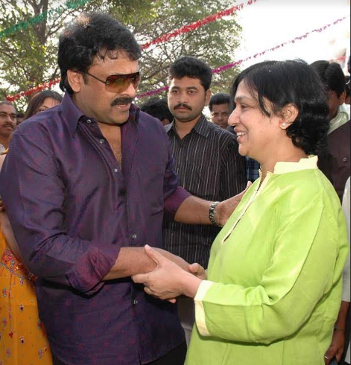 Chiranjeevi Pay Homage to B Jaya