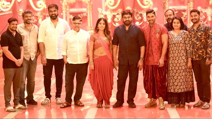 Chiranjeevi Visits Allu Arjun NPS Sets