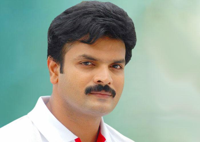 Dasari Arun Kumar About Sarainodu Villain Chance