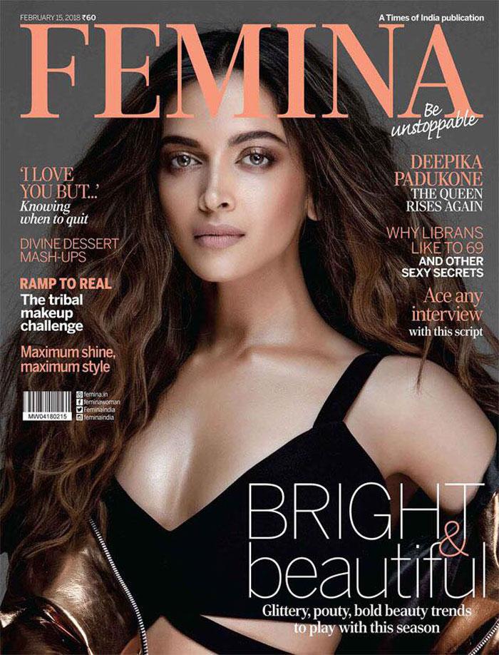 Deepika Clevage Show Sensation