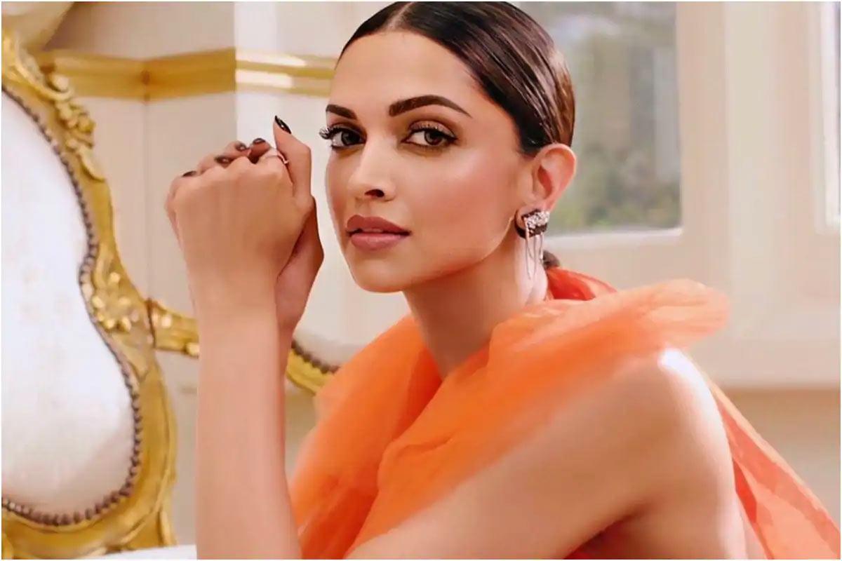 Deepika Padukone Item song in Circus Movie