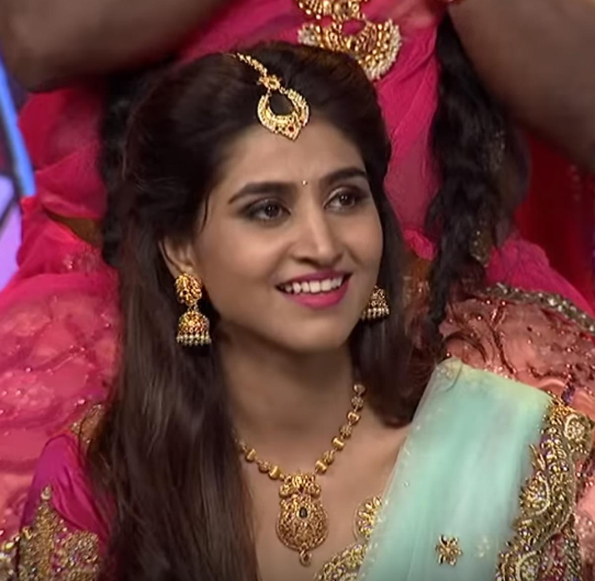 Did Varshini be removed from Dhee? 