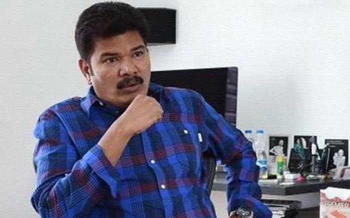 Director Shankar Warning to 2.0 VFX Team