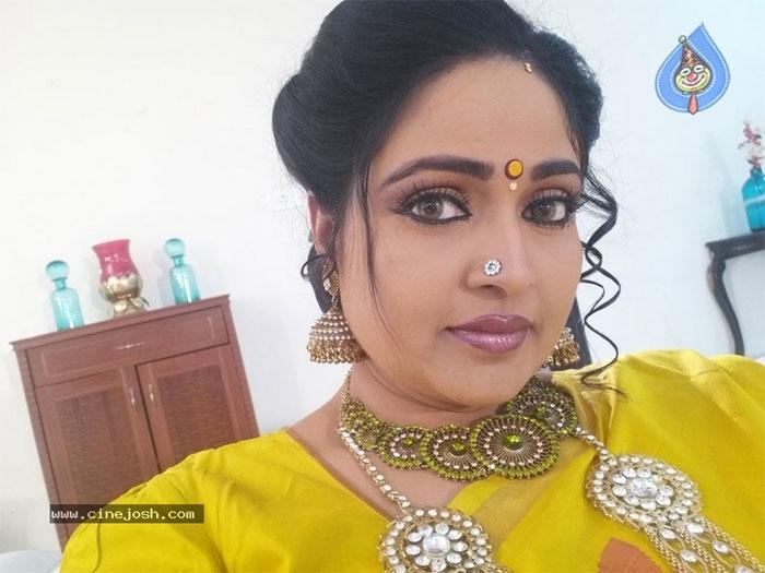 Divyavani Ready Act Movies