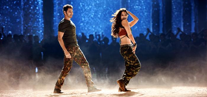 Fans Mesmerized with Sarileru Neekevvaru Movie Daang Daang Song