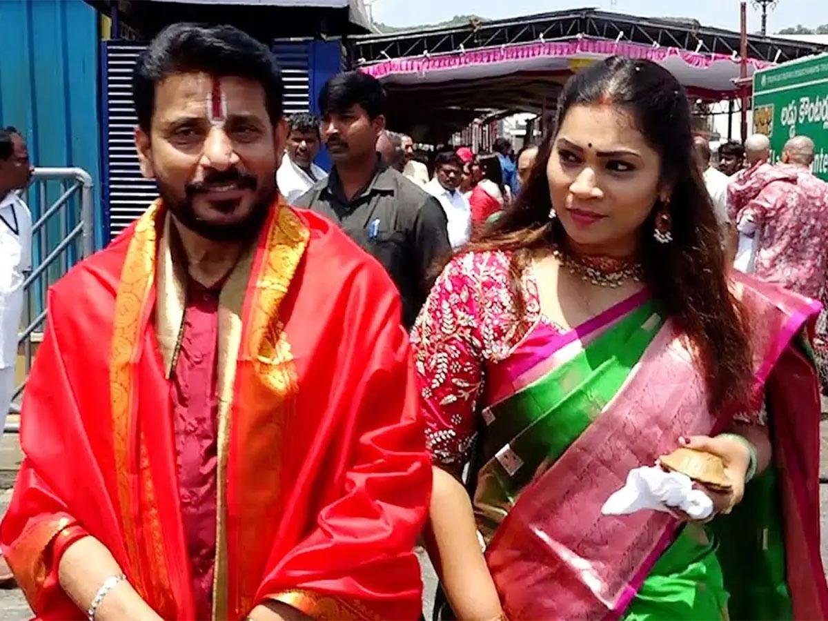 Duvvada-Divvela enter the Bigg Boss house