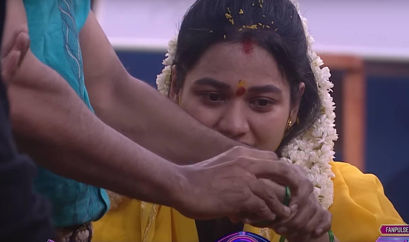Emotional moment in Bigg Boss 7