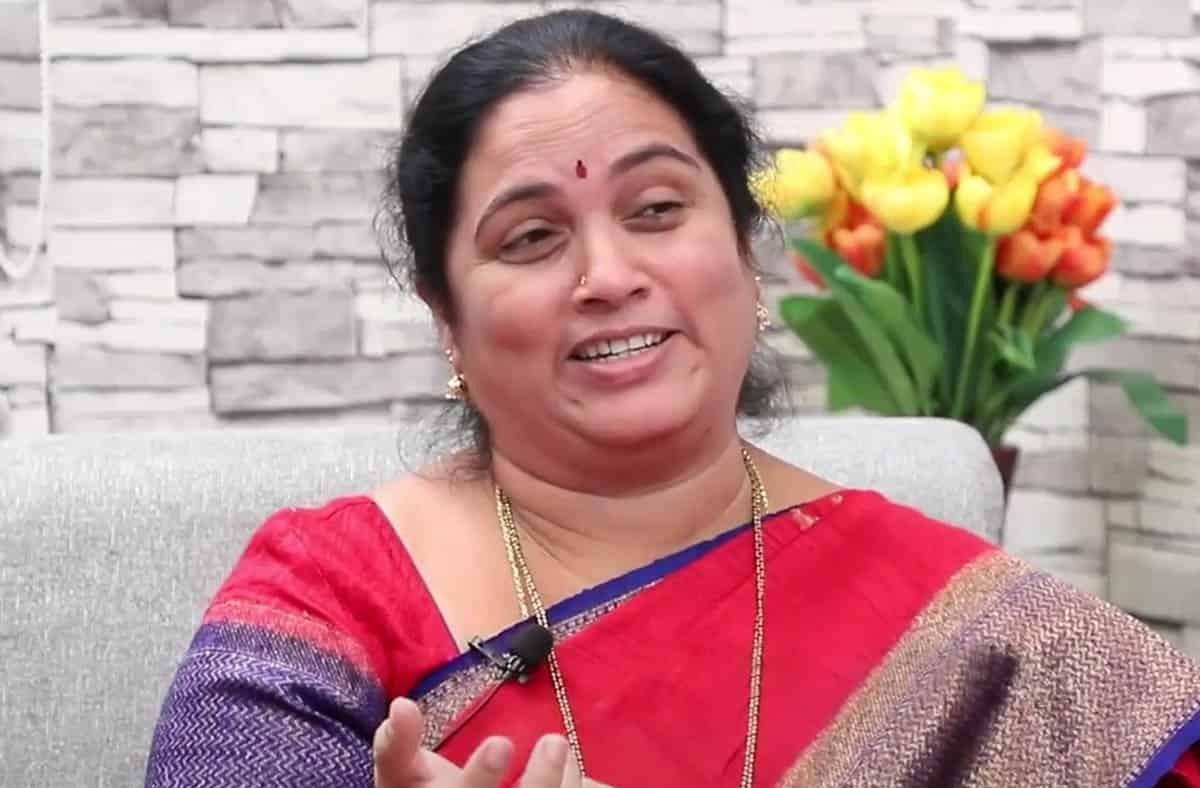 EX TDP MLA Shobha Hymavathi Quits TDP