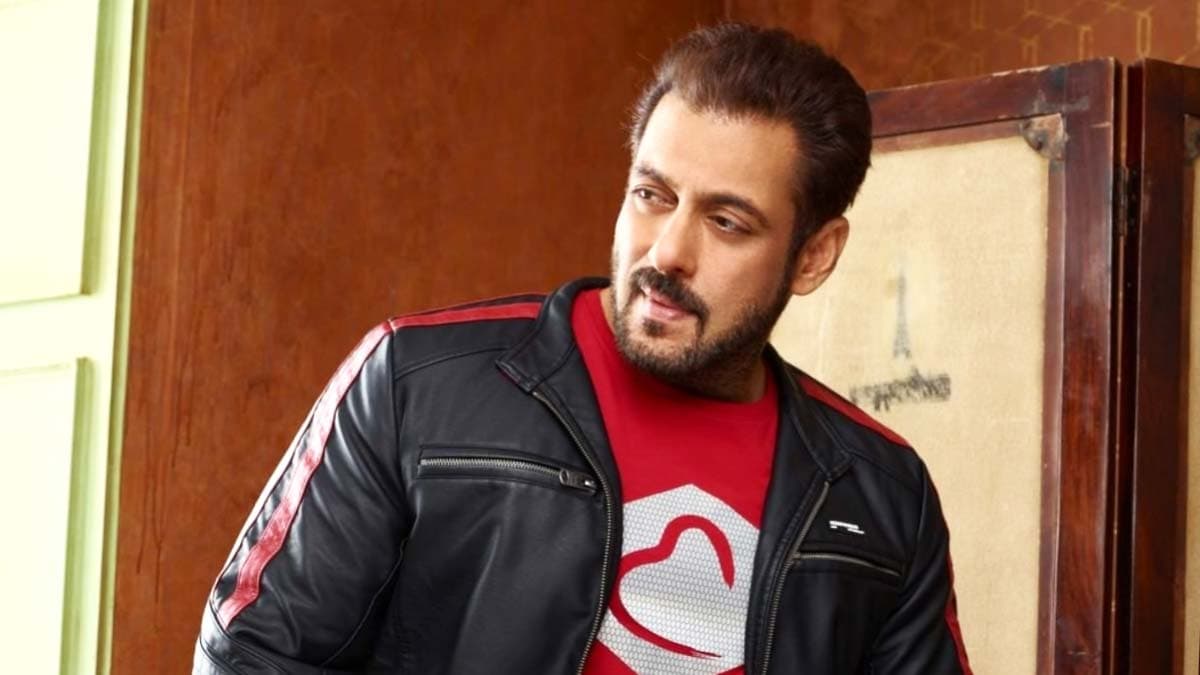 Fans are advised to learn from their fellow heroes