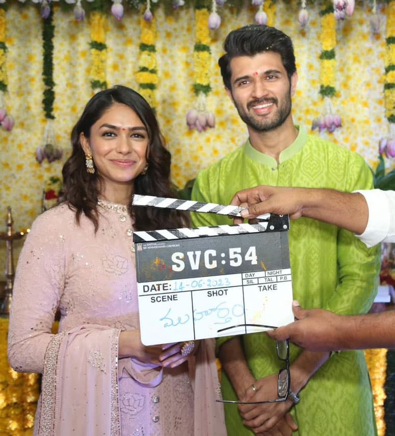 Fans complaints on Vijay Devarakonda looks