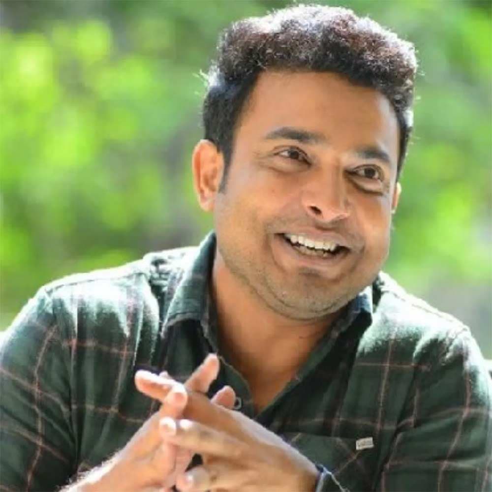 Getup Srinu Strong Counter To Roja