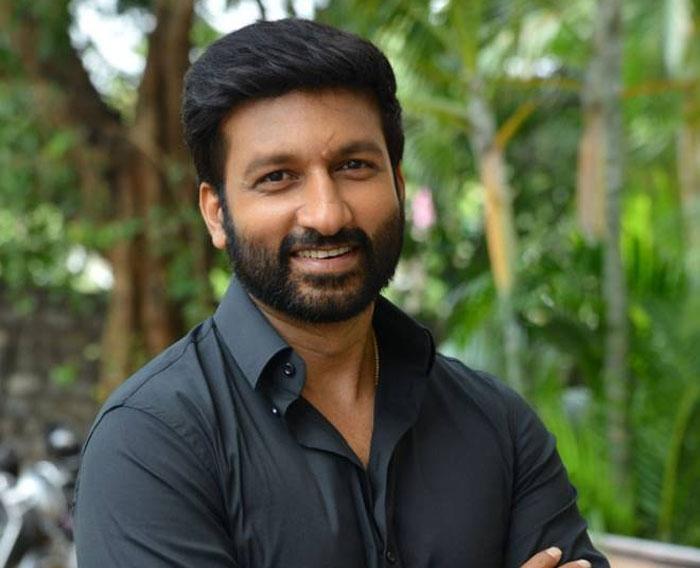 Gopichand Donates 10 Lakh to CCC 