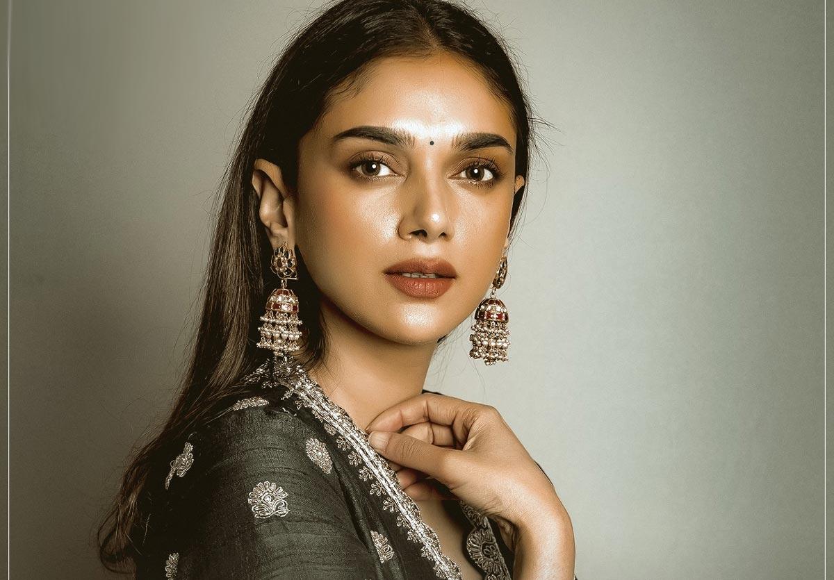 Gossips on aditi rao hydari role in Maha Samudram Movie