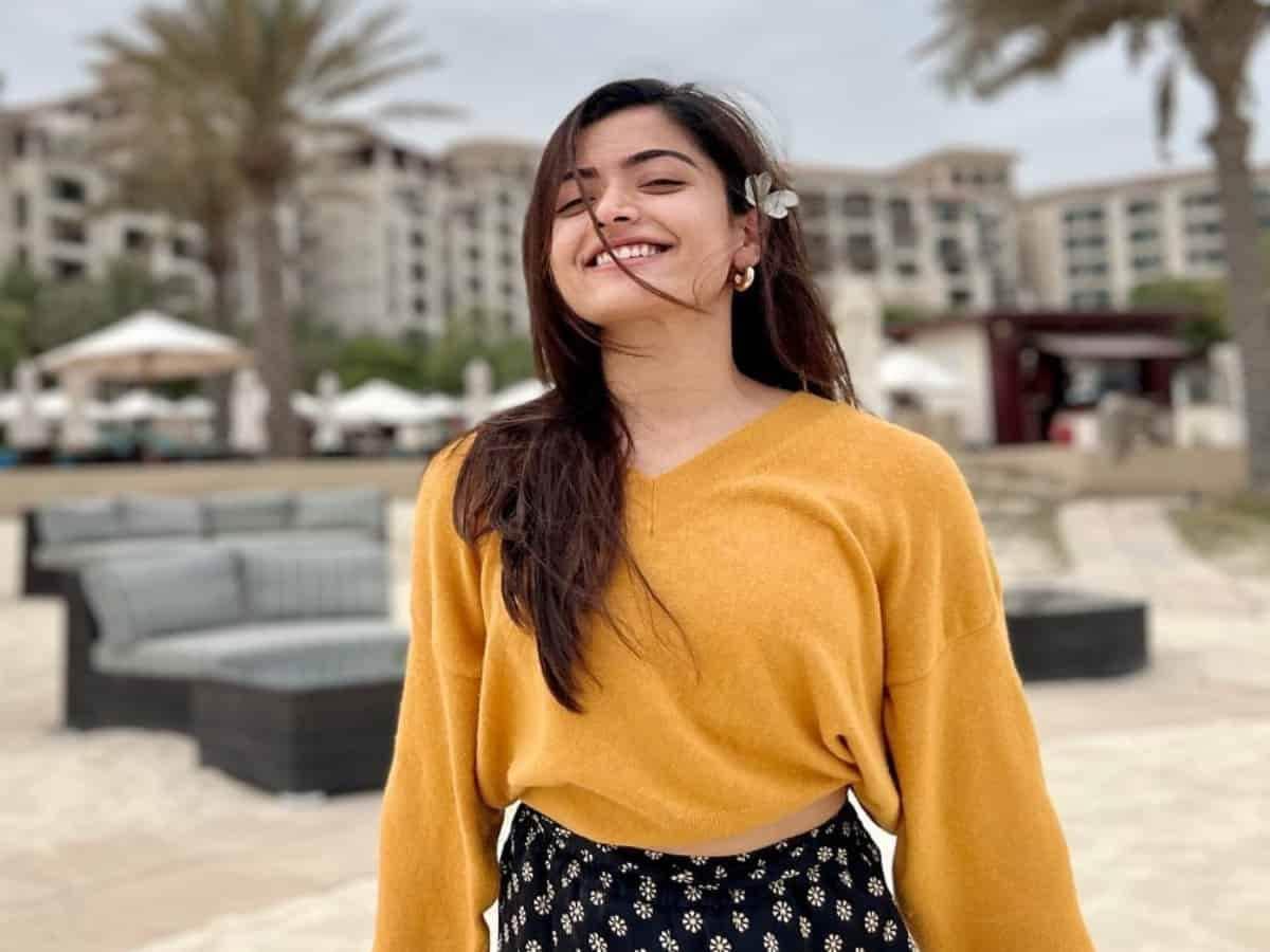 Gurthunda Seethakalam Director Stands In Support Of Rashmika!