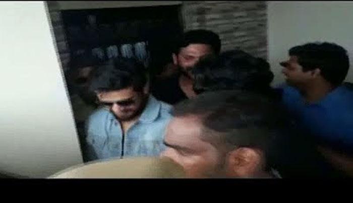 Hero Nikhil Siddharth Got Stuck in Lift
