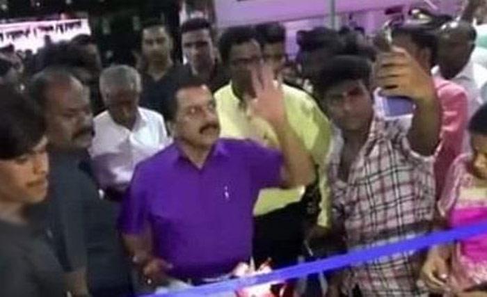Hero Surya Father Shocking Behaviour With Fan