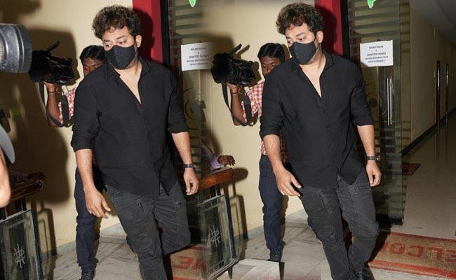 Hero Tanish at ED Office