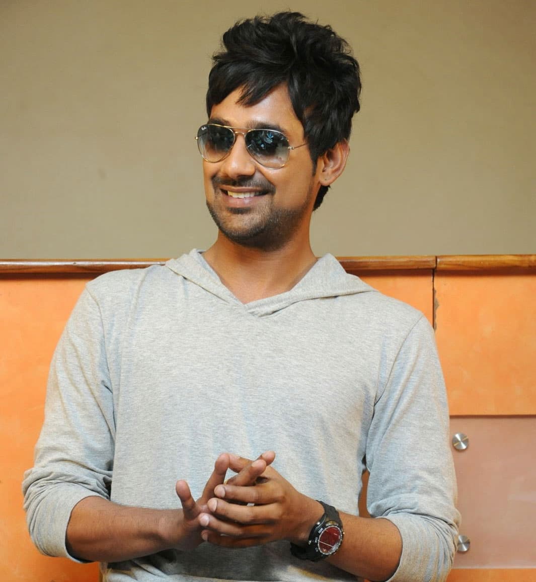 Hero Varun Sandesh injured in shooting spot