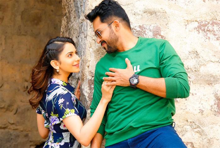 Heroine Wants Hit Movie