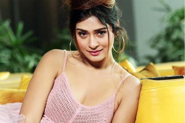 Hot bomb to shake leg with Bunny in Pushpa..?